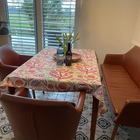 Offene Mit Zwei Einzelbetten Und Schlafzimmer Mit Doppelbett *